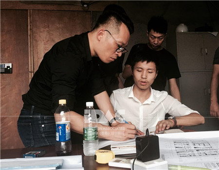 半年的時(shí)間，世界上發(fā)生了什么？